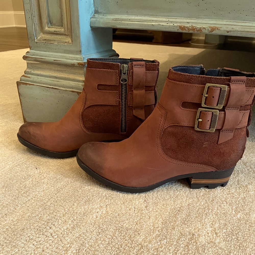 SOREL WOMENS LOLLA BOOTIE SIZE 7 BROWN